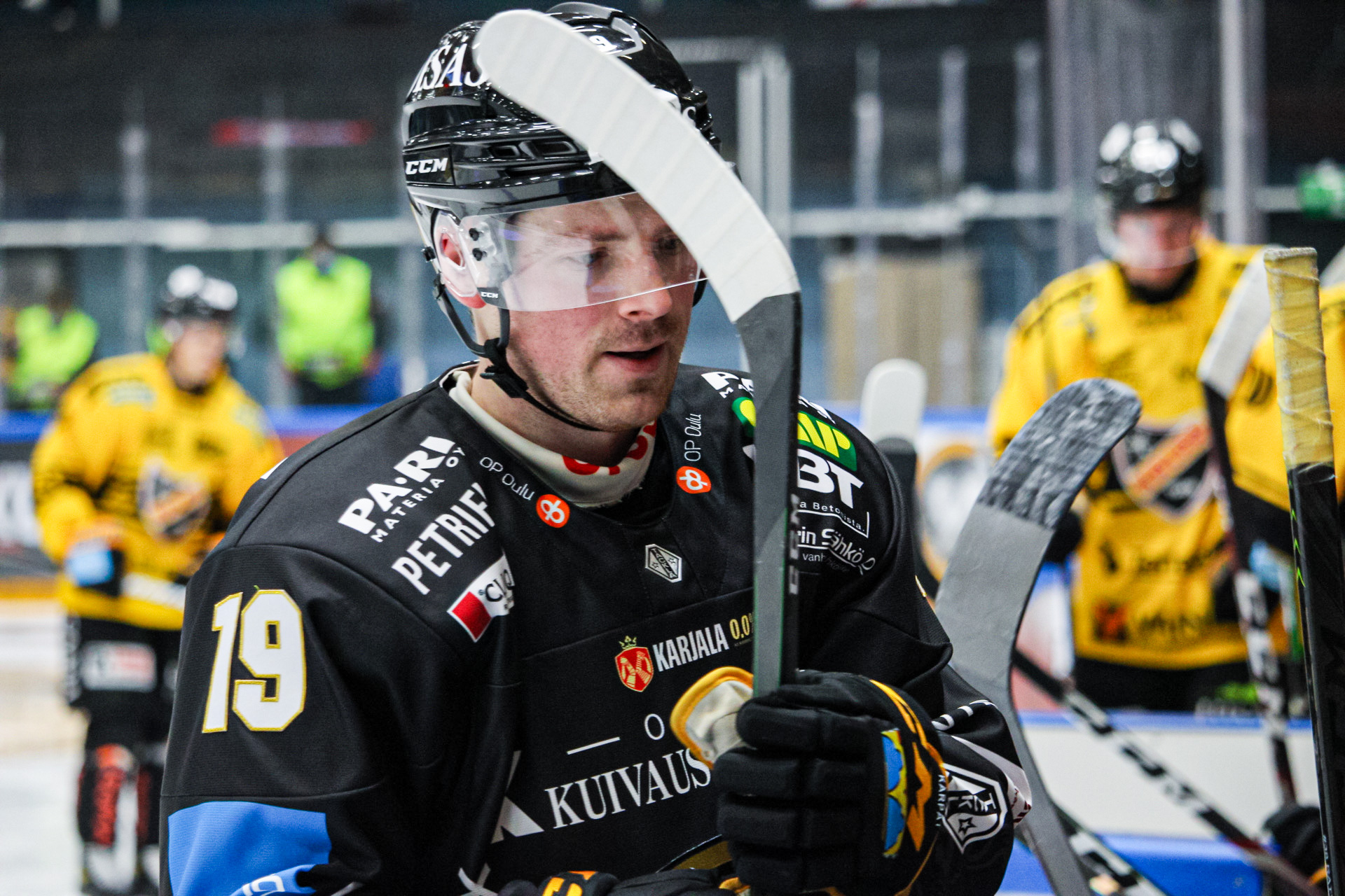 Kärpät ja KalPa kohtaavat Raksilassa . - Oulun Kärpät