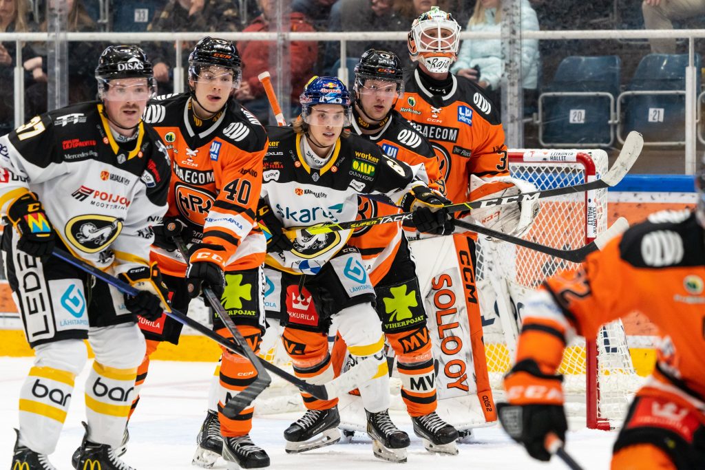 Kärpät haki jatkoajan kautta voiton HPK:sta - Oulun Kärpät